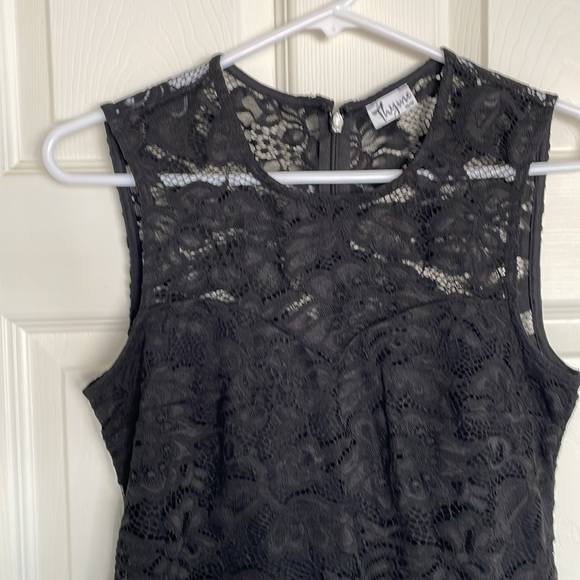 Elegant Thyme Maternity dress - Picture 2 of 5